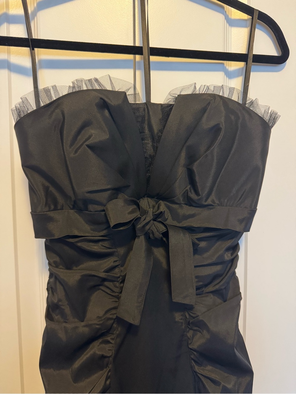 Classic Black Strapless Evening Dress with Waist Bow